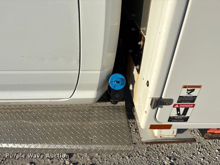 image for item ED2266 2012 Dodge Ram 5500 bucket truck