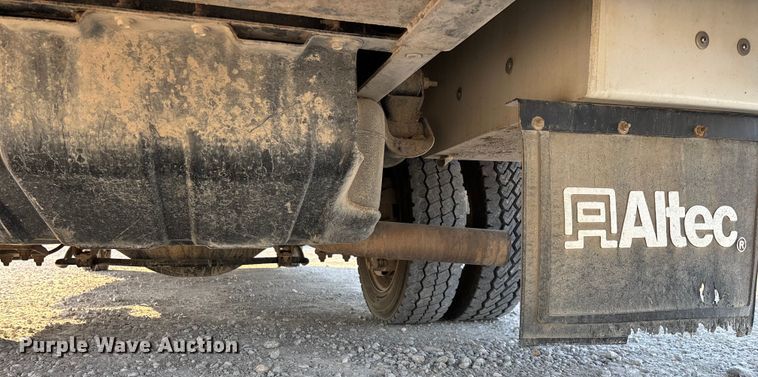 image for item ED2266 2012 Dodge Ram 5500 bucket truck