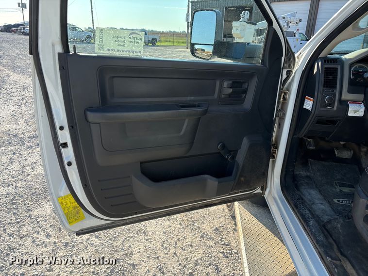 image for item ED2266 2012 Dodge Ram 5500 bucket truck