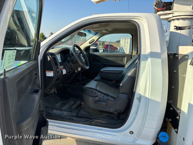 image for item ED2266 2012 Dodge Ram 5500 bucket truck