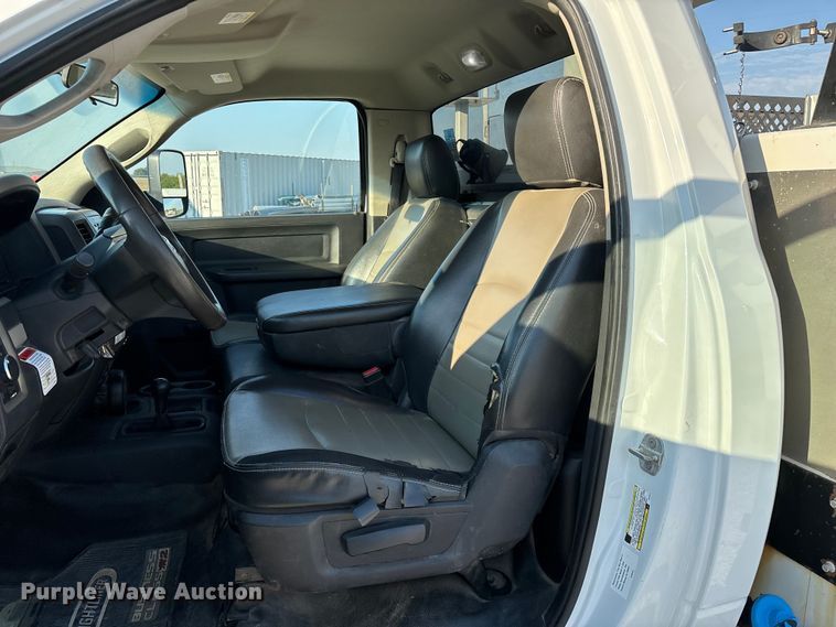 image for item ED2266 2012 Dodge Ram 5500 bucket truck