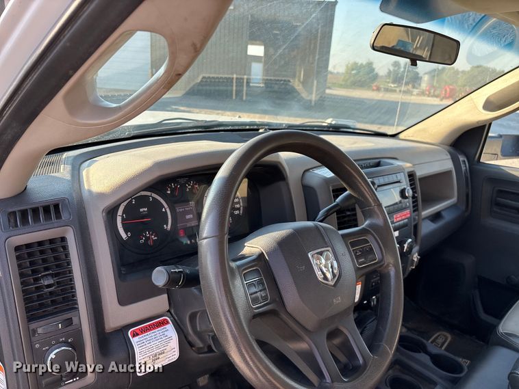 image for item ED2266 2012 Dodge Ram 5500 bucket truck