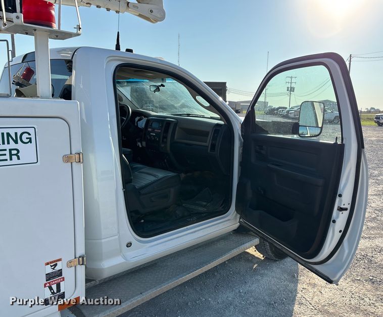 image for item ED2266 2012 Dodge Ram 5500 bucket truck