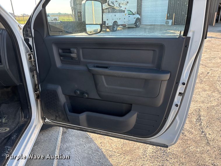 image for item ED2266 2012 Dodge Ram 5500 bucket truck