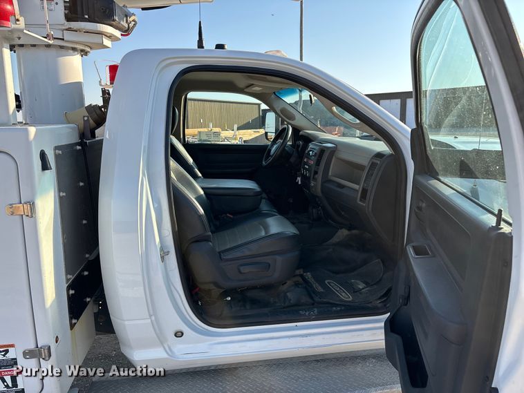 image for item ED2266 2012 Dodge Ram 5500 bucket truck