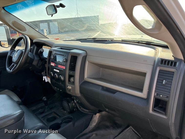 image for item ED2266 2012 Dodge Ram 5500 bucket truck