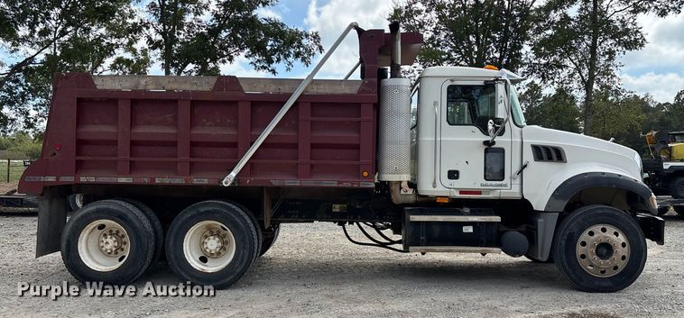 image for item ED2274 2008 Mack Granite dump truck