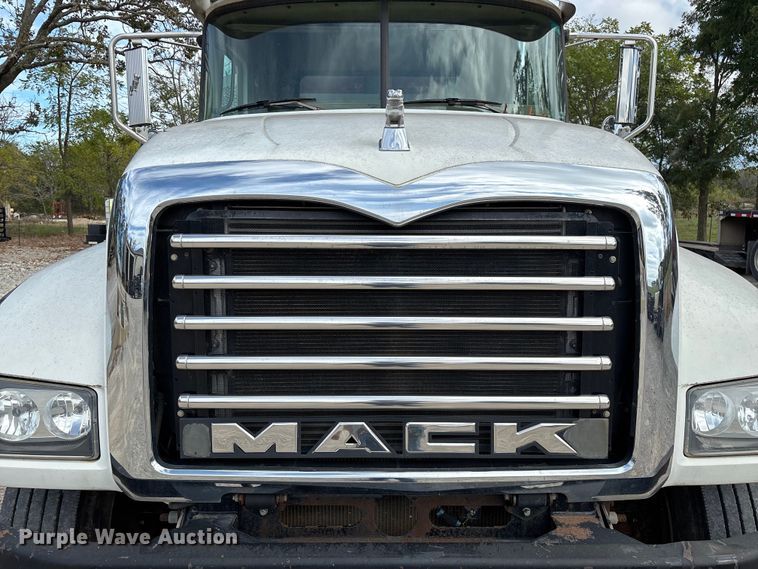 image for item ED2274 2008 Mack Granite dump truck