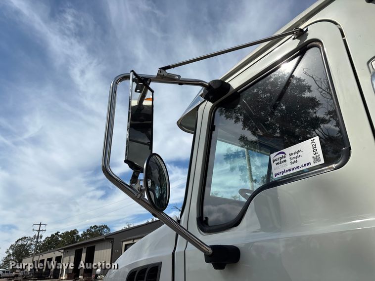 image for item ED2274 2008 Mack Granite dump truck