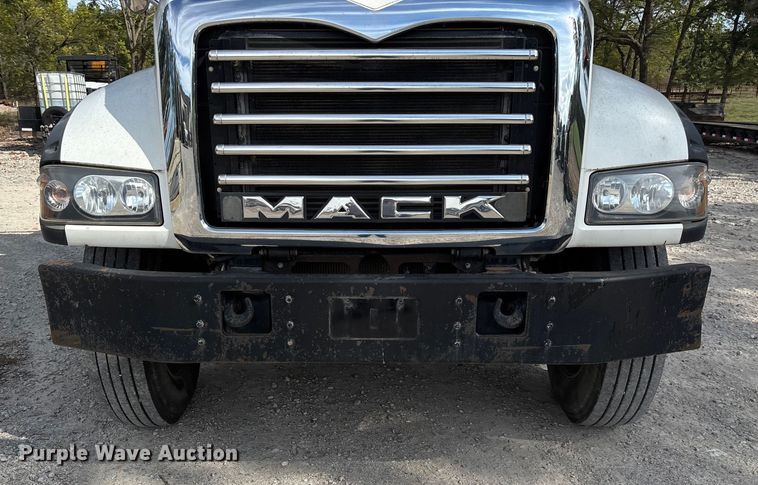 image for item ED2274 2008 Mack Granite dump truck