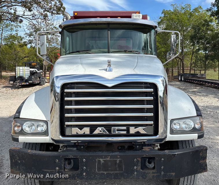 image for item ED2274 2008 Mack Granite dump truck