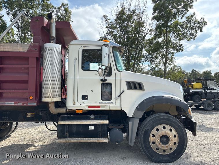 image for item ED2274 2008 Mack Granite dump truck