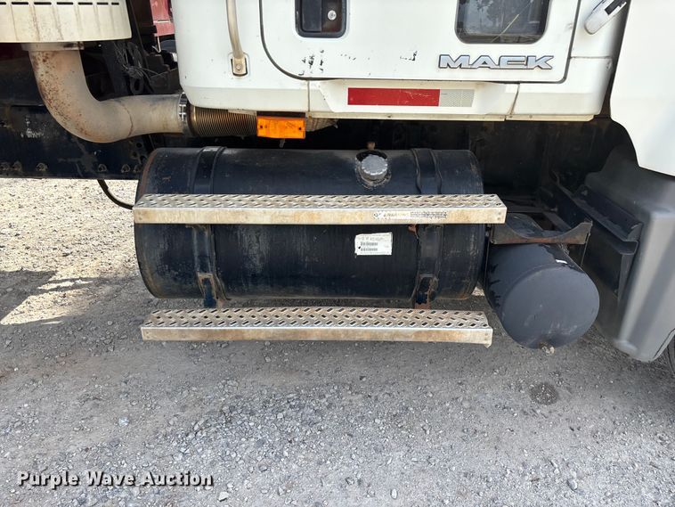 image for item ED2274 2008 Mack Granite dump truck