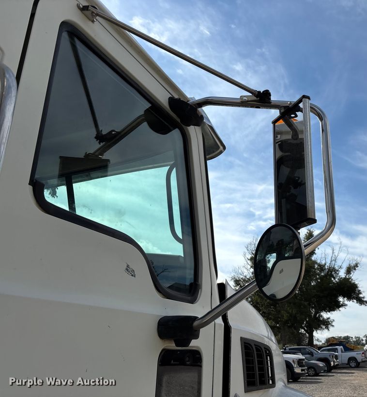 image for item ED2274 2008 Mack Granite dump truck