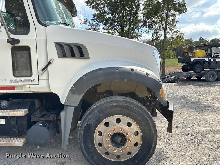 image for item ED2274 2008 Mack Granite dump truck