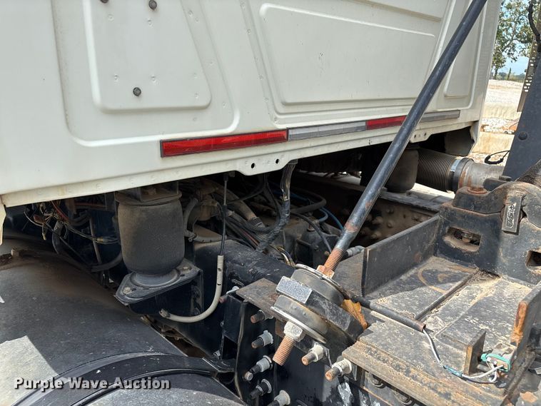 image for item ED2274 2008 Mack Granite dump truck