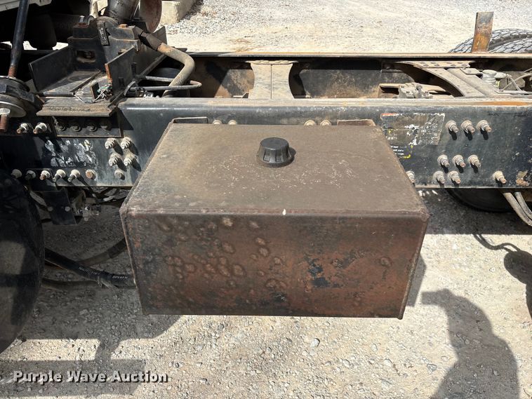 image for item ED2274 2008 Mack Granite dump truck