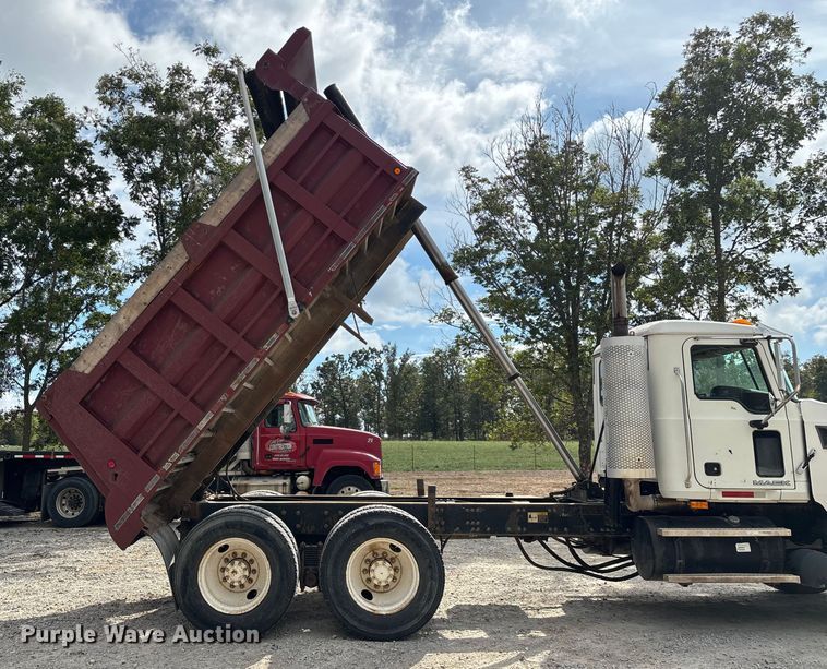 image for item ED2274 2008 Mack Granite dump truck