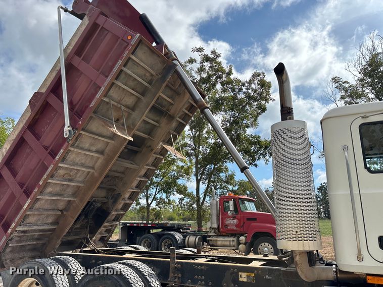 image for item ED2274 2008 Mack Granite dump truck