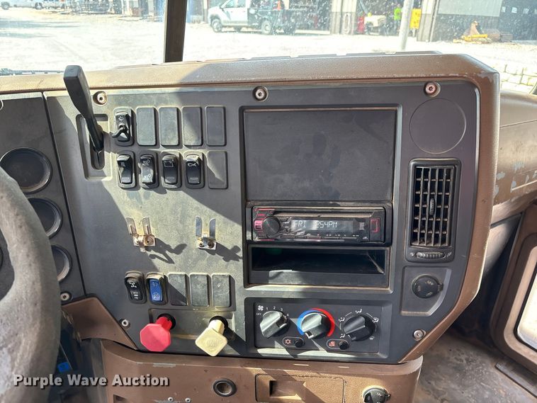 image for item ED2274 2008 Mack Granite dump truck