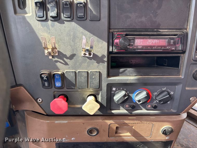 image for item ED2274 2008 Mack Granite dump truck