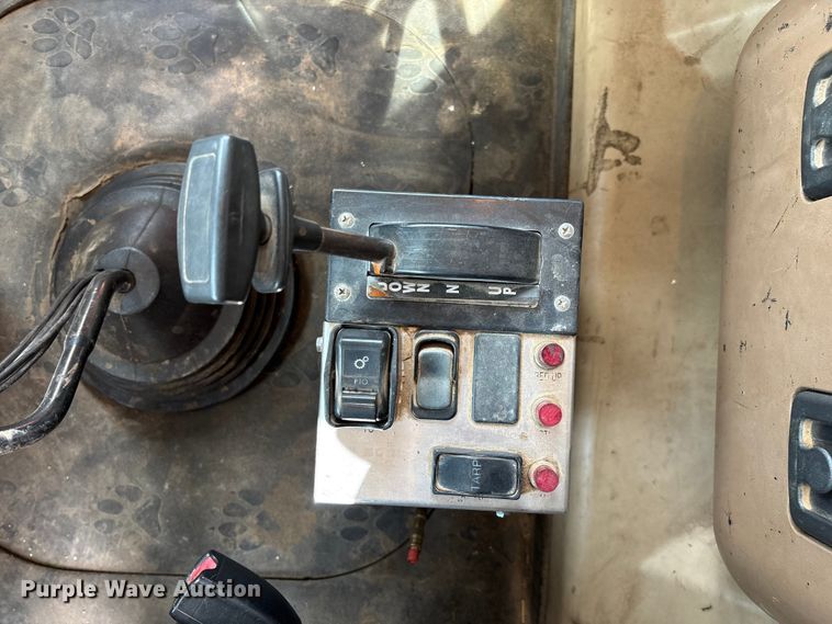 image for item ED2274 2008 Mack Granite dump truck