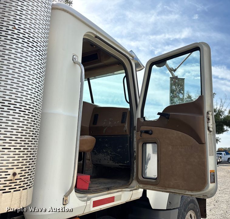 image for item ED2274 2008 Mack Granite dump truck