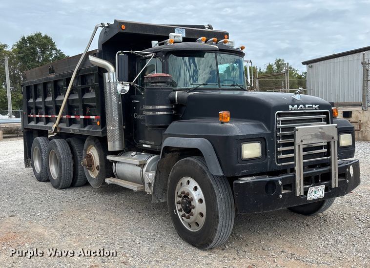 image for item ED2276 2001 Mack RD dump truck