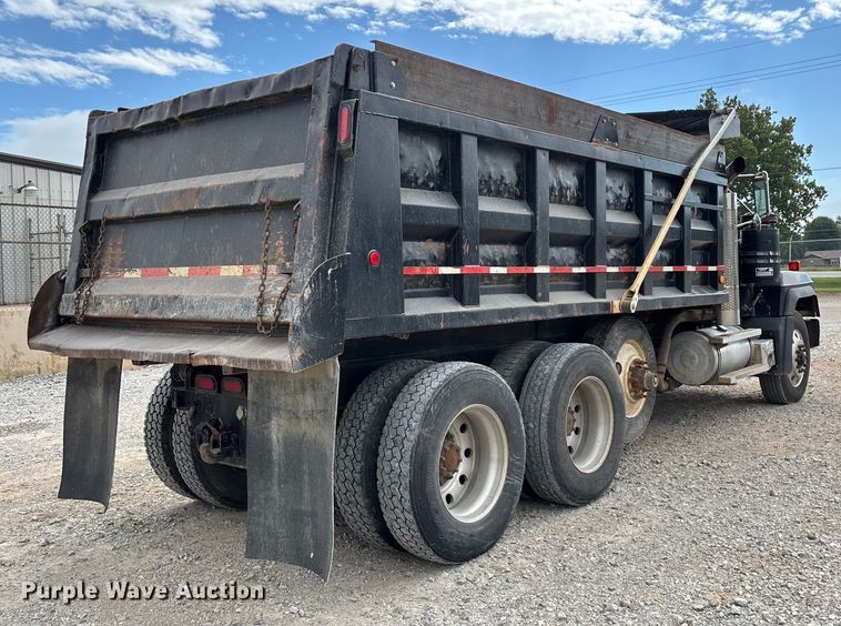 image for item ED2276 2001 Mack RD dump truck