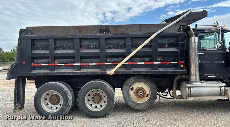image for item ED2276 2001 Mack RD dump truck