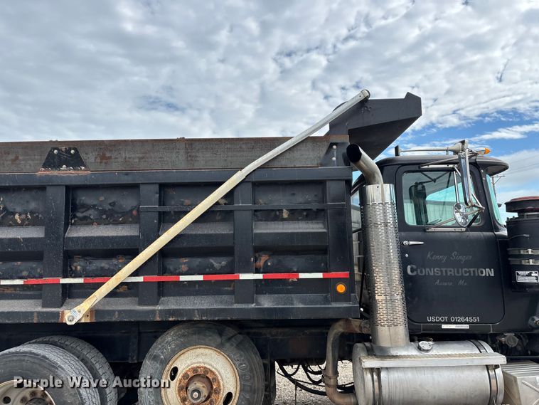 image for item ED2276 2001 Mack RD dump truck