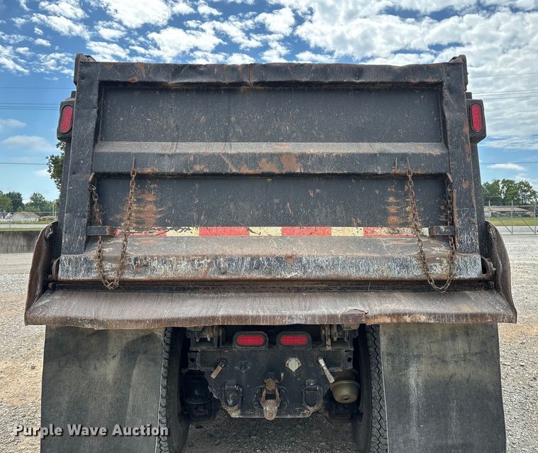 image for item ED2276 2001 Mack RD dump truck