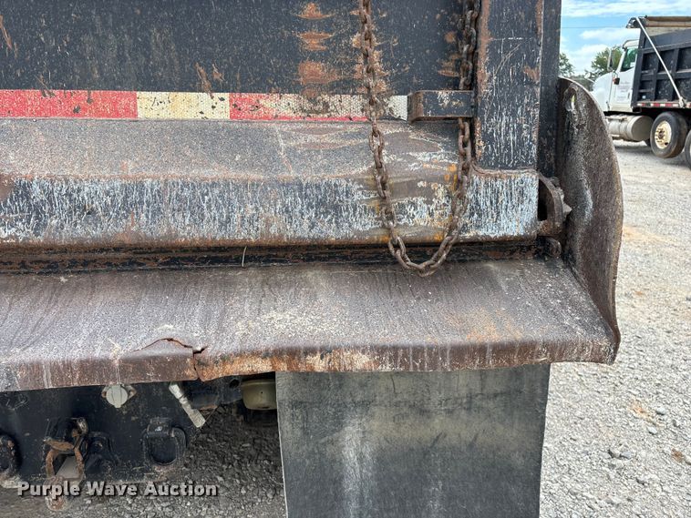 image for item ED2276 2001 Mack RD dump truck