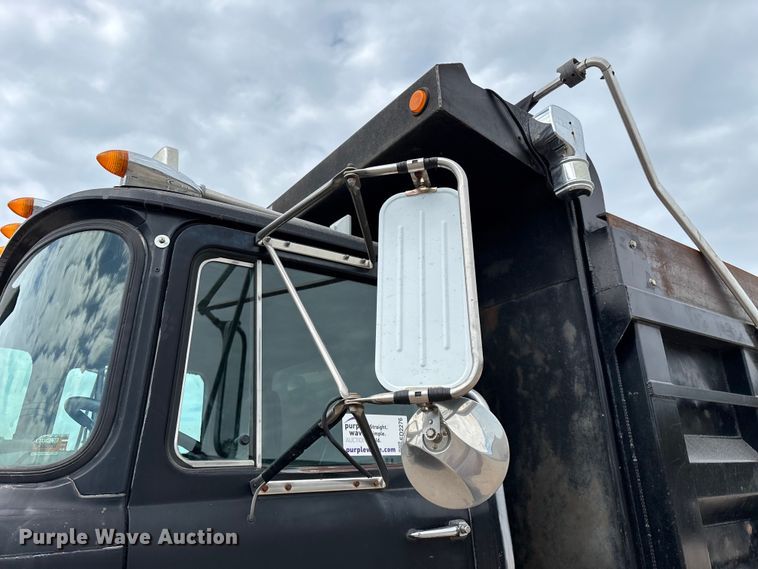 image for item ED2276 2001 Mack RD dump truck