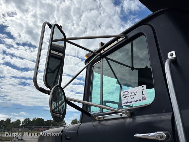 image for item ED2276 2001 Mack RD dump truck