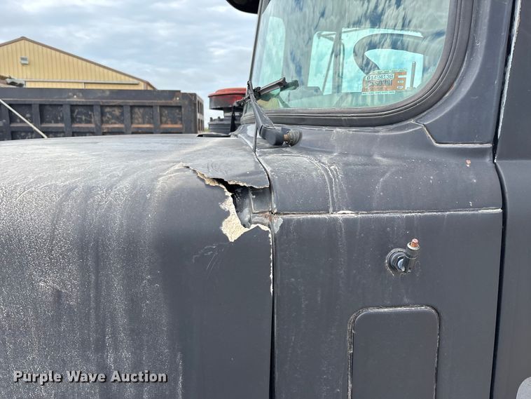 image for item ED2276 2001 Mack RD dump truck