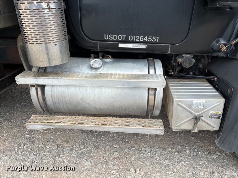 image for item ED2276 2001 Mack RD dump truck