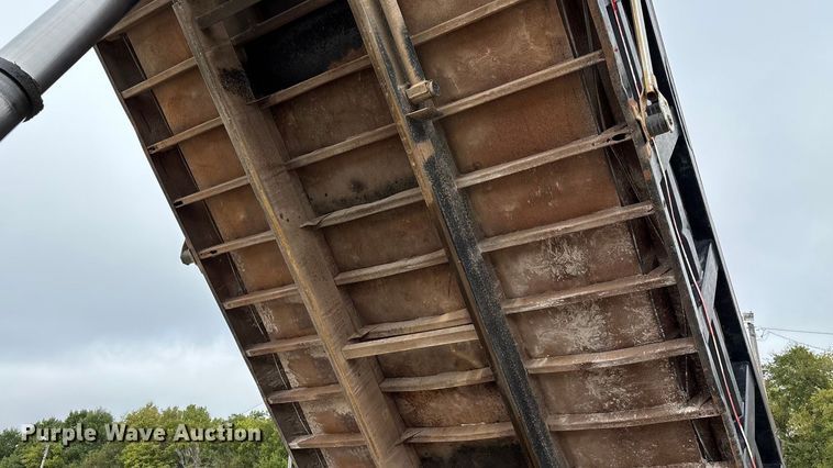 image for item ED2276 2001 Mack RD dump truck