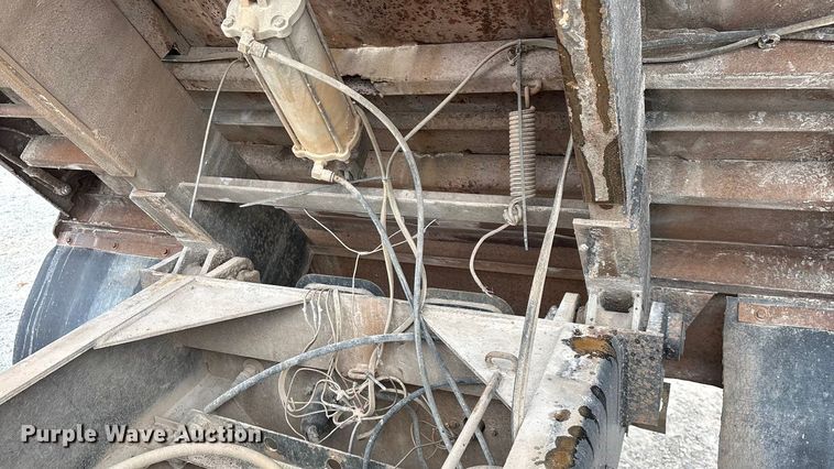 image for item ED2276 2001 Mack RD dump truck