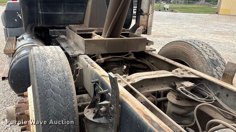 image for item ED2276 2001 Mack RD dump truck