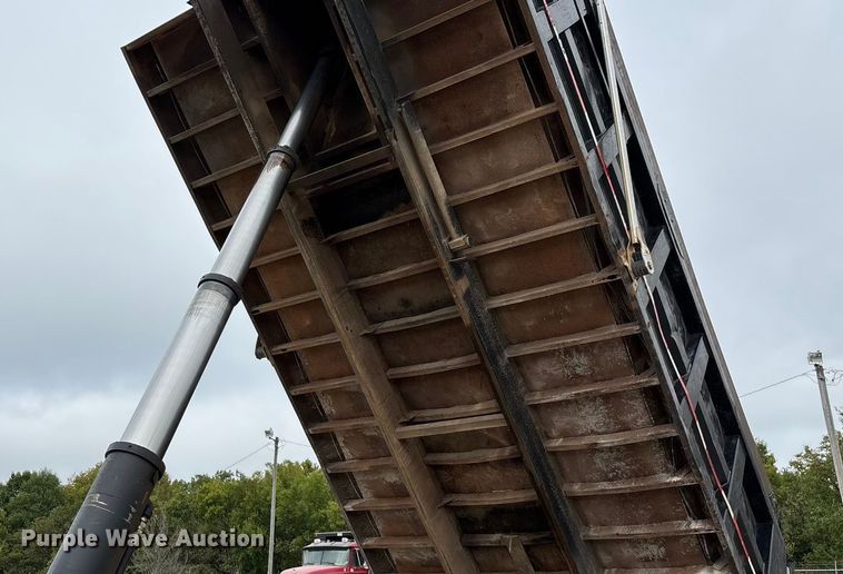 image for item ED2276 2001 Mack RD dump truck