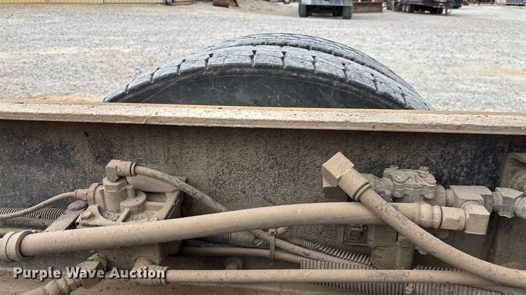 image for item ED2276 2001 Mack RD dump truck