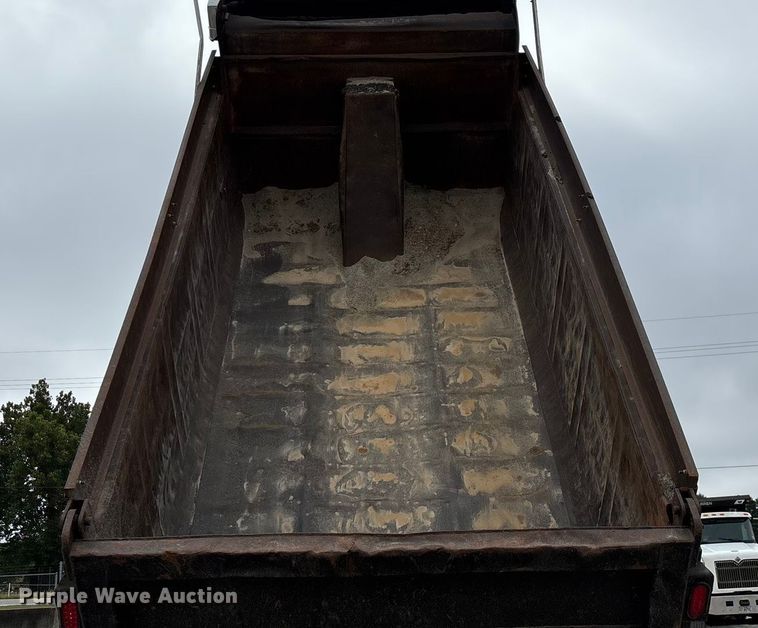 image for item ED2276 2001 Mack RD dump truck