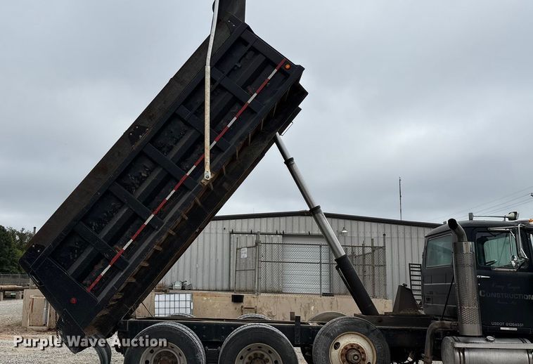 image for item ED2276 2001 Mack RD dump truck
