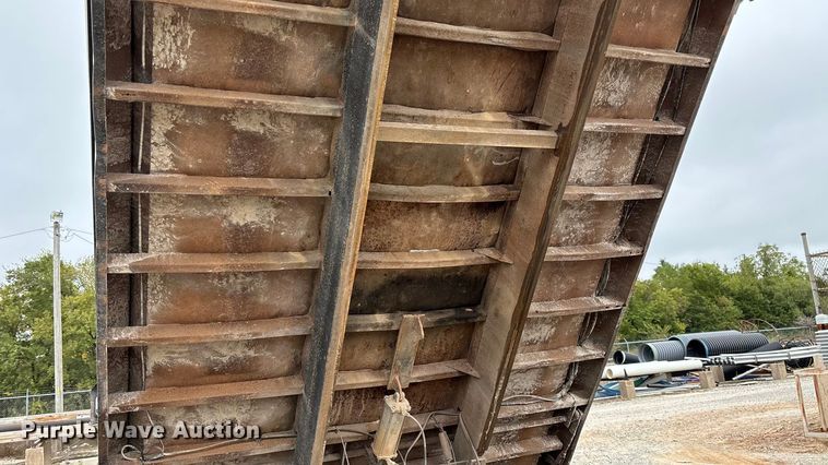 image for item ED2276 2001 Mack RD dump truck