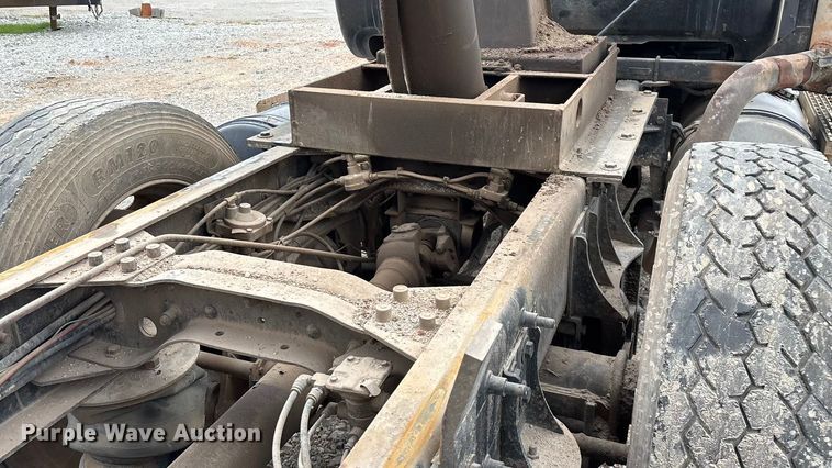 image for item ED2276 2001 Mack RD dump truck