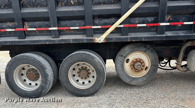 image for item ED2276 2001 Mack RD dump truck