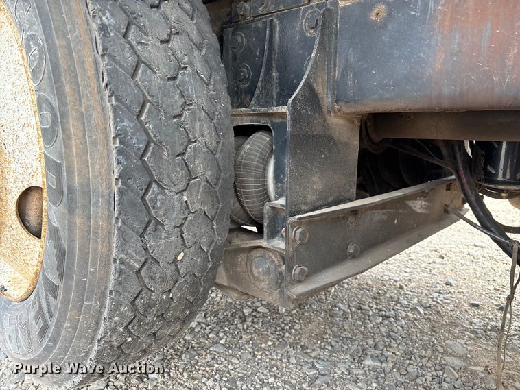 image for item ED2276 2001 Mack RD dump truck