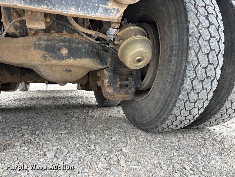 image for item ED2276 2001 Mack RD dump truck