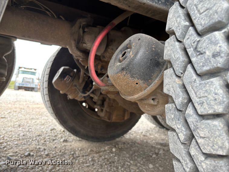 image for item ED2276 2001 Mack RD dump truck